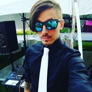 Meet your Posher, Jason